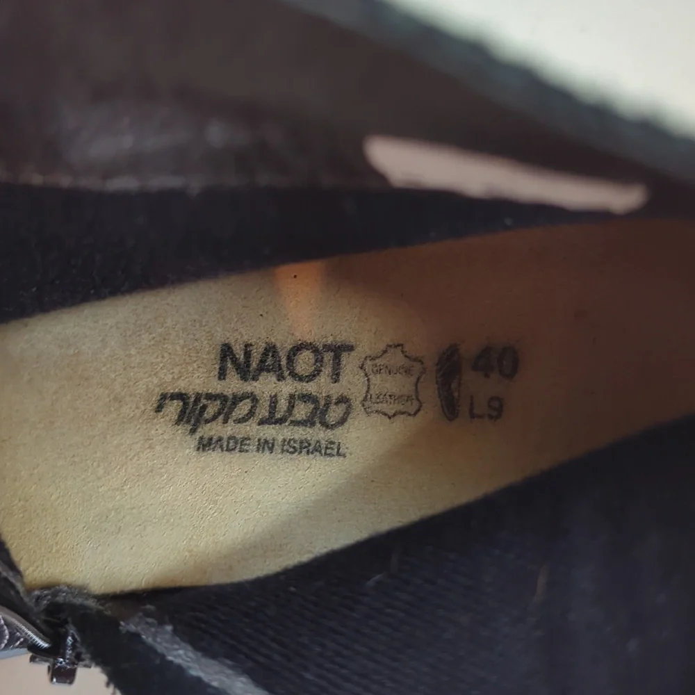 Naot, Oyster, Black Suede/Leather Booties. Sz40/9-9.5 - Picture 7 of 12